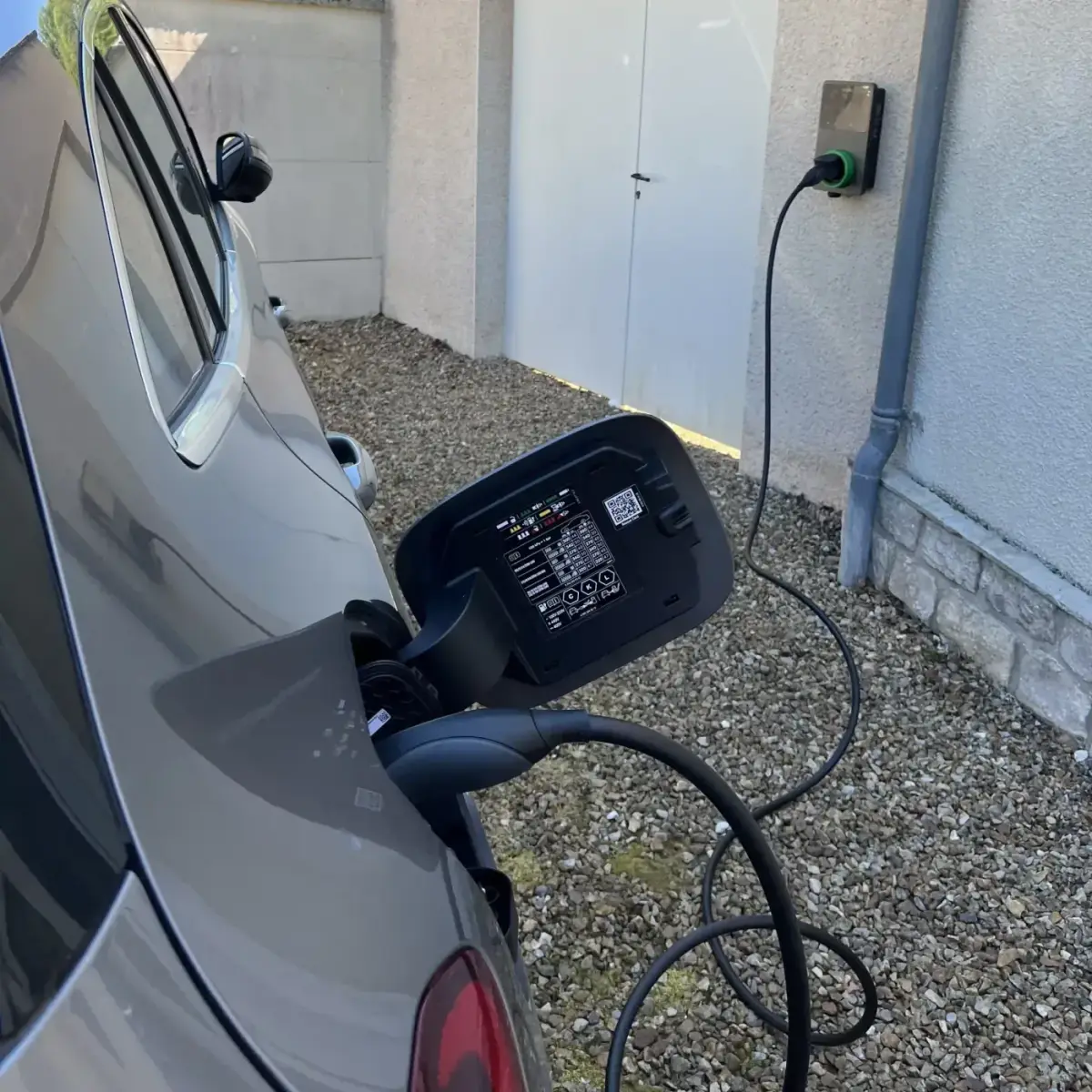 Borne de recharge IRVE à Sète